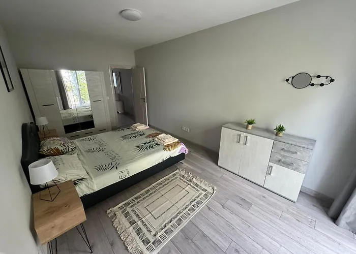 Cozy 1br In Heart Of Oborishte With Private Parking * Sófia