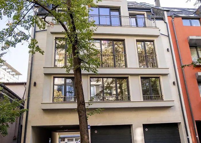 Cozy 1br In Heart Of Oborishte With Private Parking Sófia